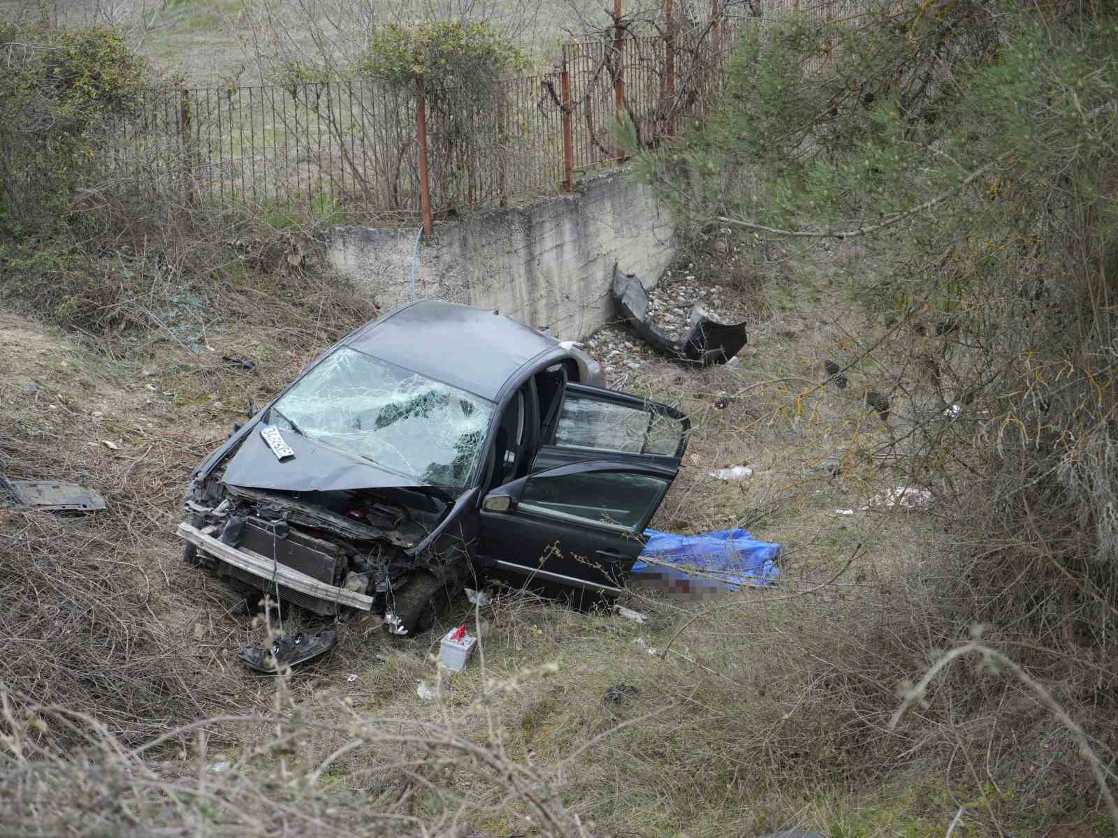 bayram-tatili-yolunda-feci-kaza-1-olu-4-yarali