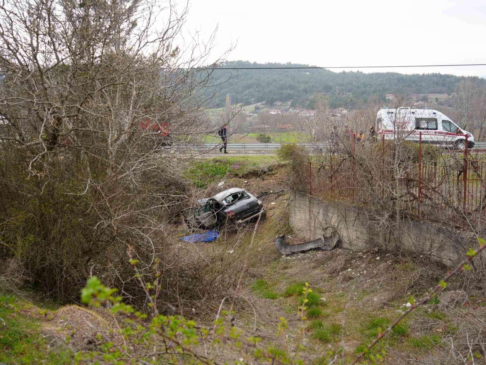 bayram-tatili-yolunda-feci-kaza-1-olu-4-yarali