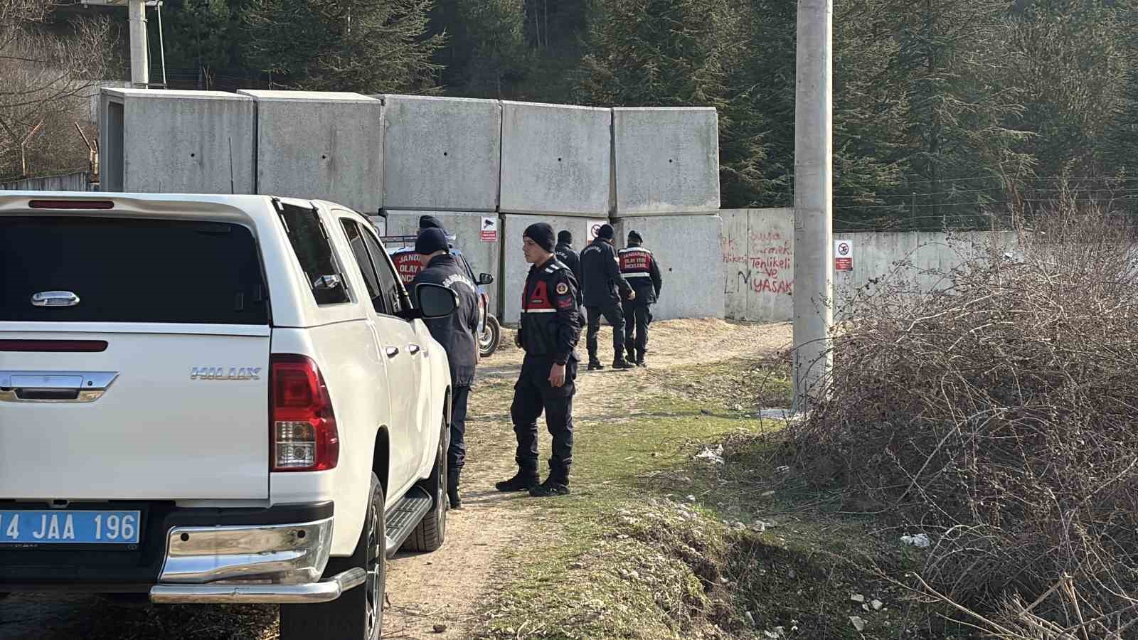 boluda-girilmesi-yasak-olan-golette-13-yasindaki-cocuk-bogulma-tehlikesi-gecirdi