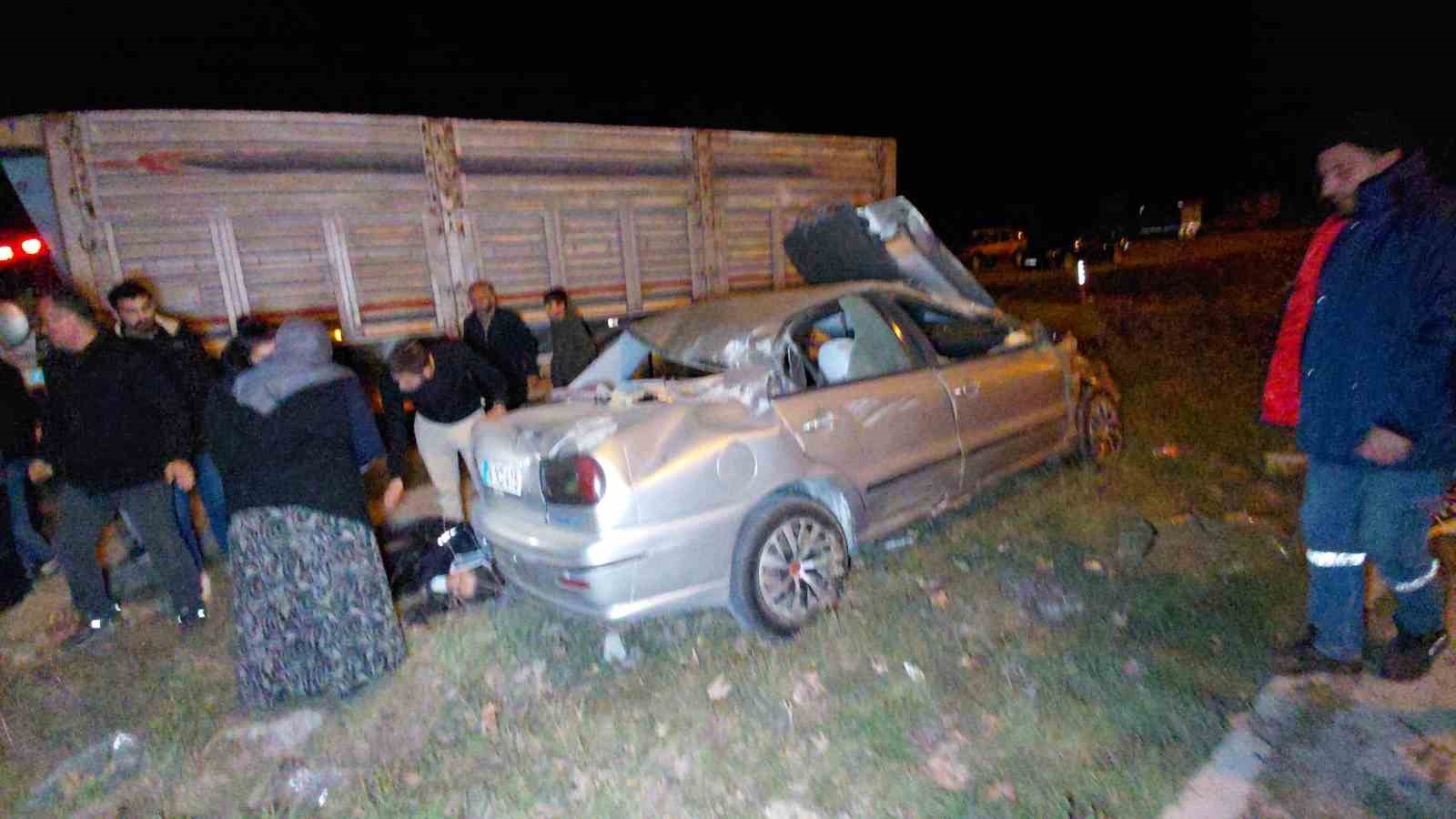 boluda-kazada-ortalik-savas-alanina-dondu-4-yarali
