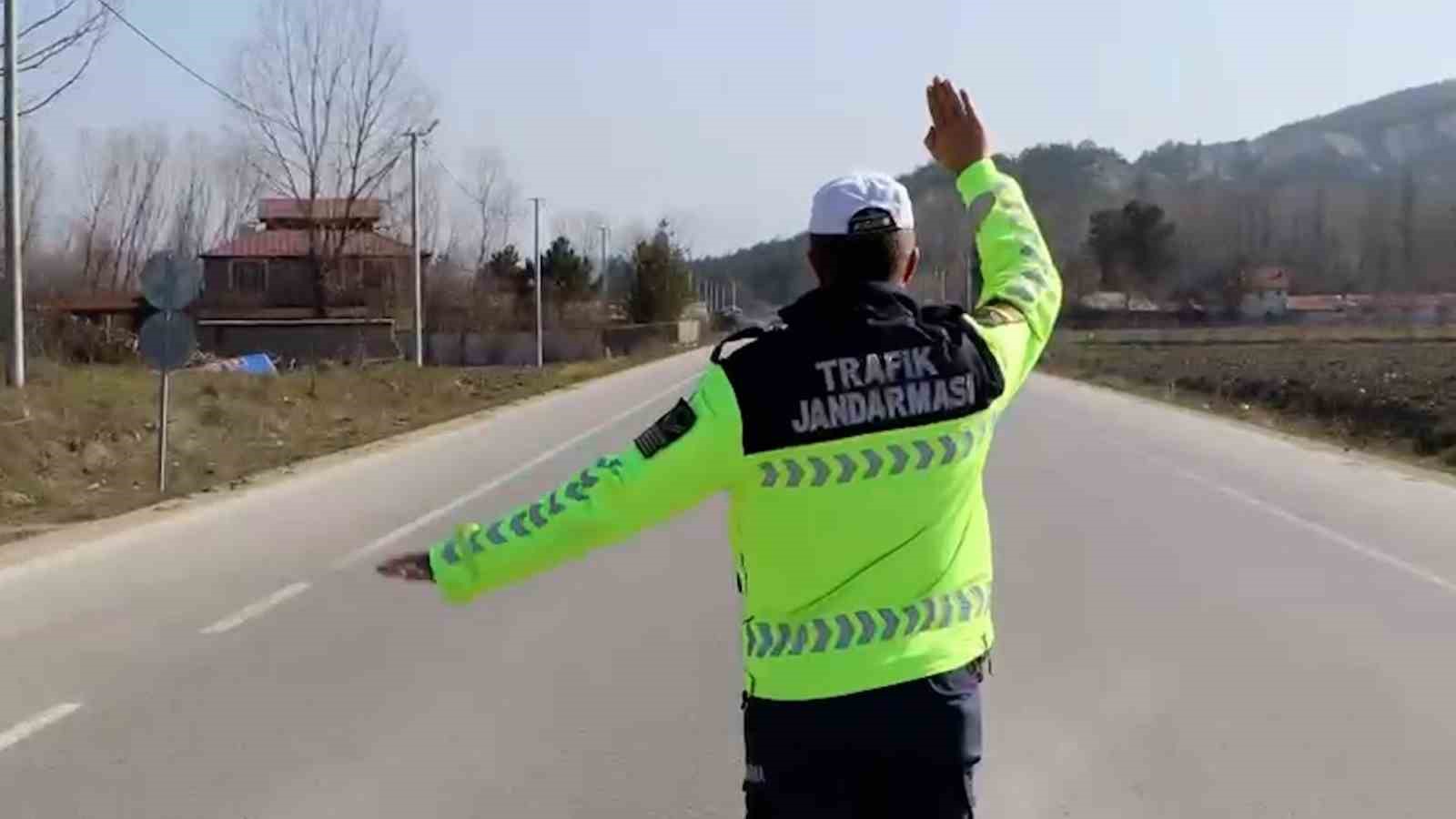 boluda-yolcu-otobuslerine-sivil-jandarma-denetimi