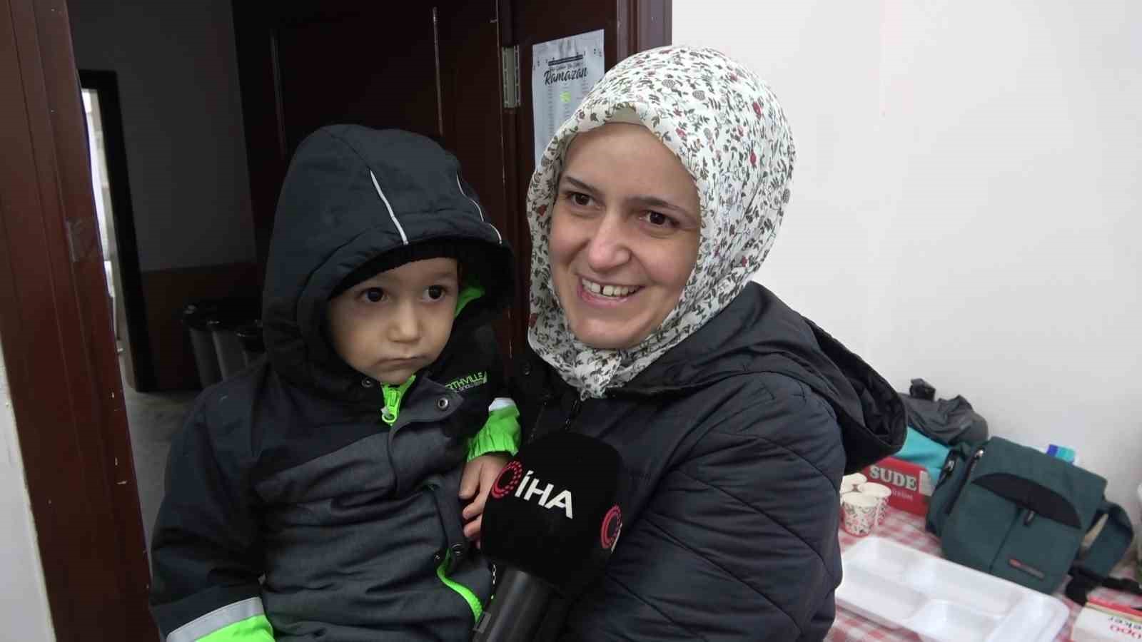 bu-koyde-ramazan-boyunca-yemeklere-kadin-eli-degmiyor