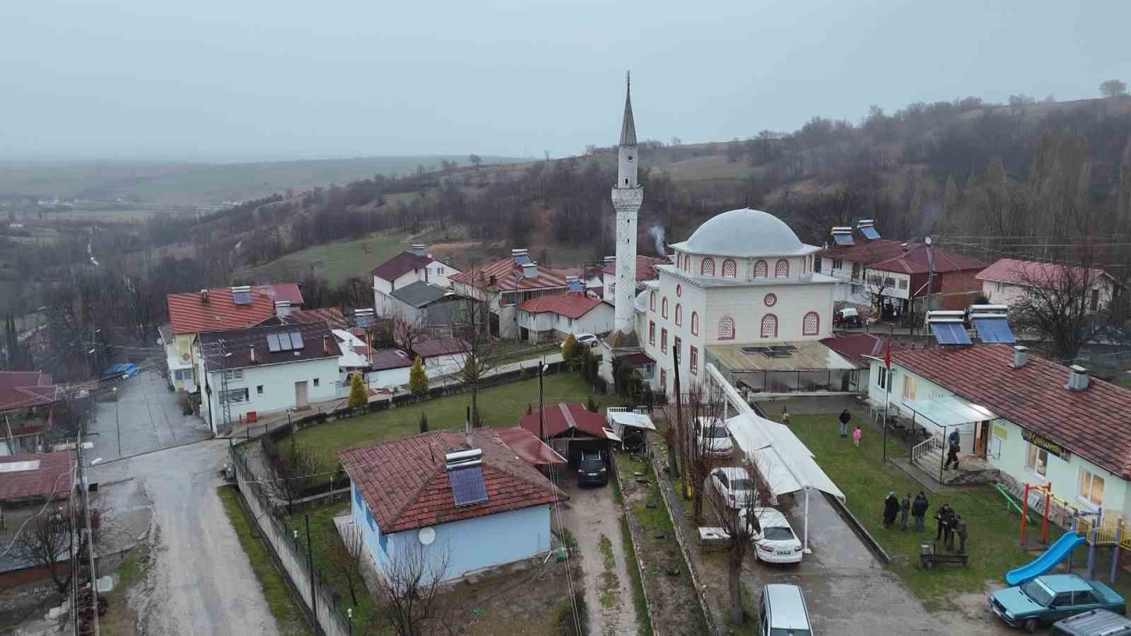 bu-koyde-ramazan-boyunca-yemeklere-kadin-eli-degmiyor