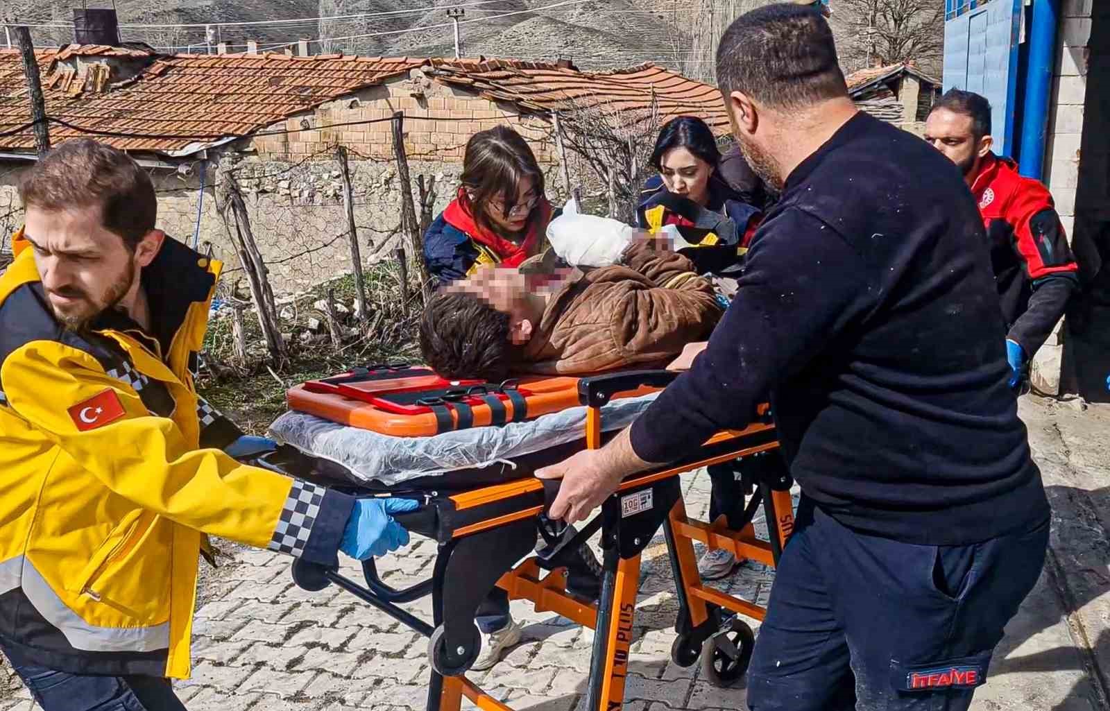 bugday-aktarimi-sirasinda-facia-kardeslerden-biri-gocukte-kaldi-digerinin-parmaklari-koptu