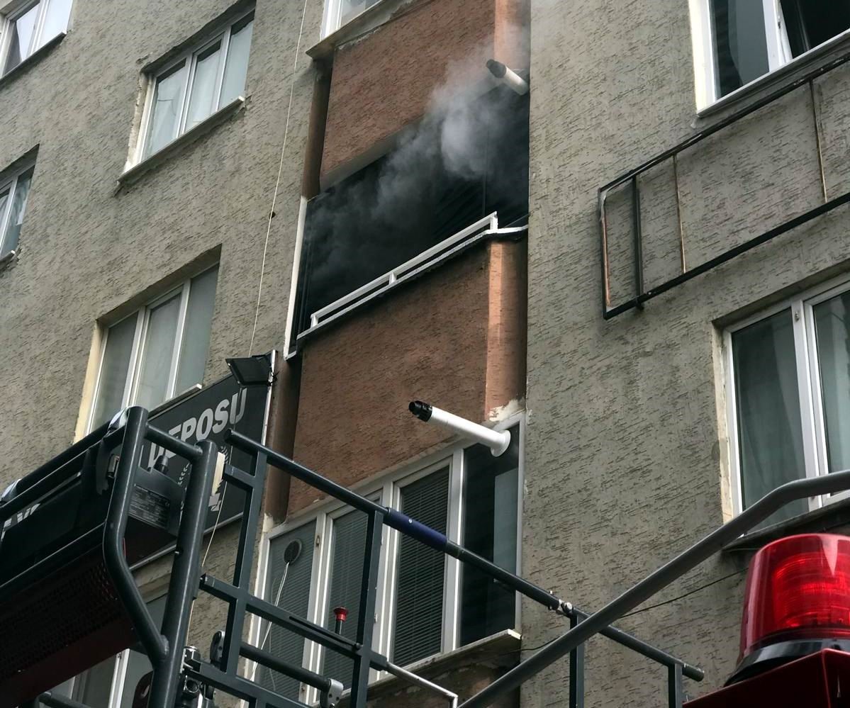 bulasik-makinesi-alev-aldi-yangin-buyumeden-sonduruldu