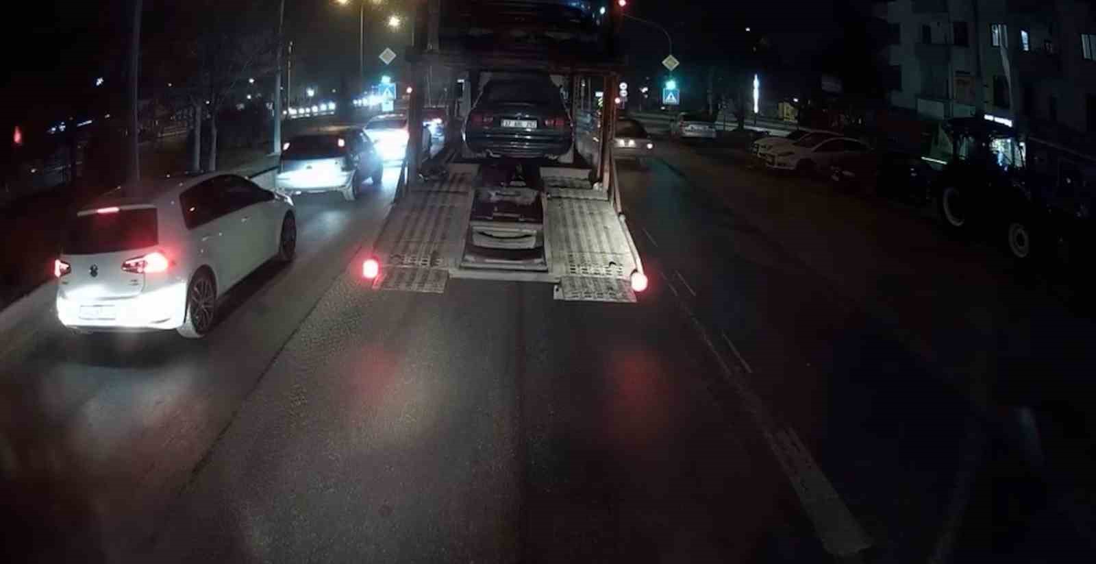 cekici-otomobili-yola-dusurdu