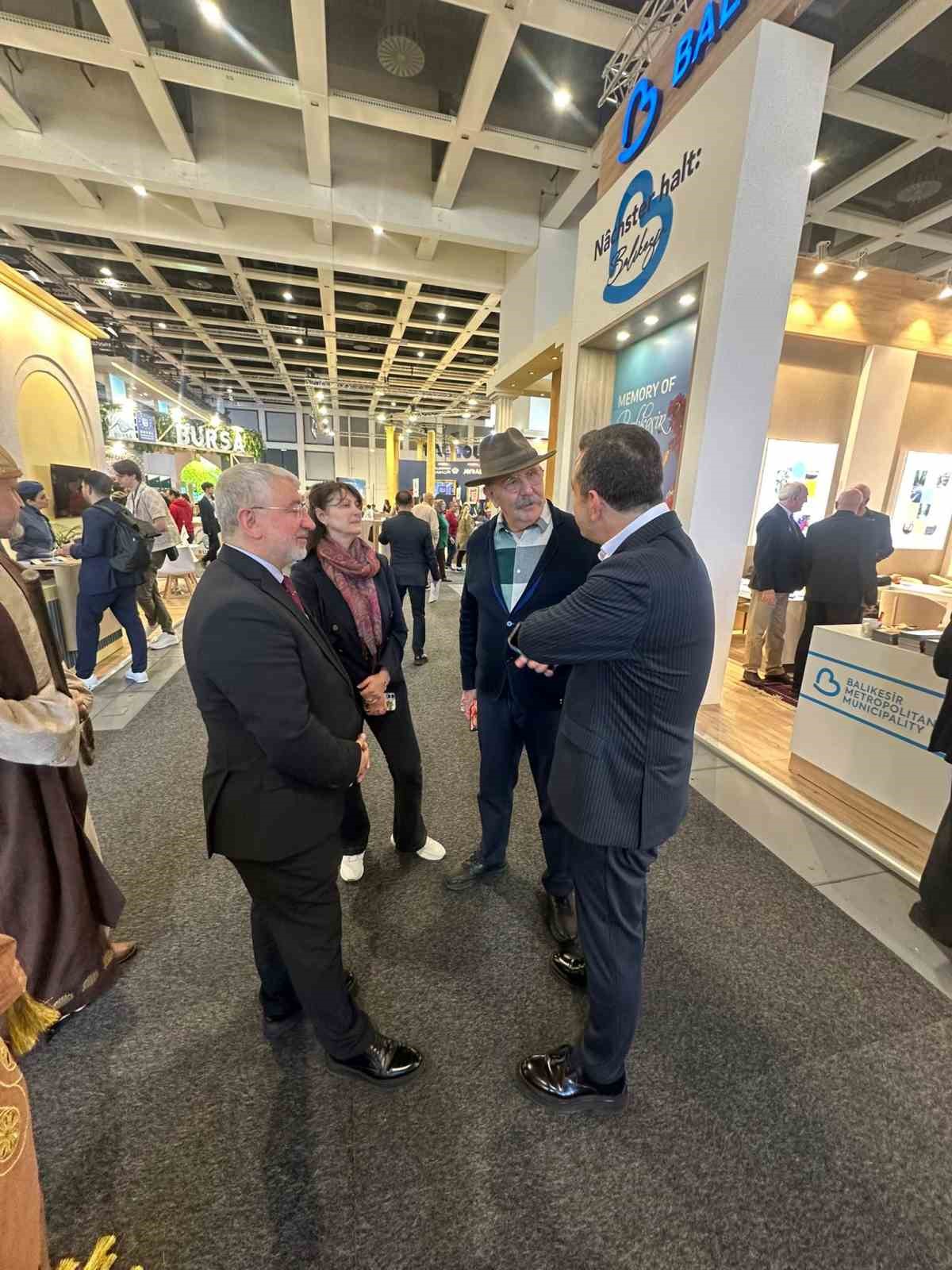 corum-belediyesi-standina-berlinde-yogun-ilgi