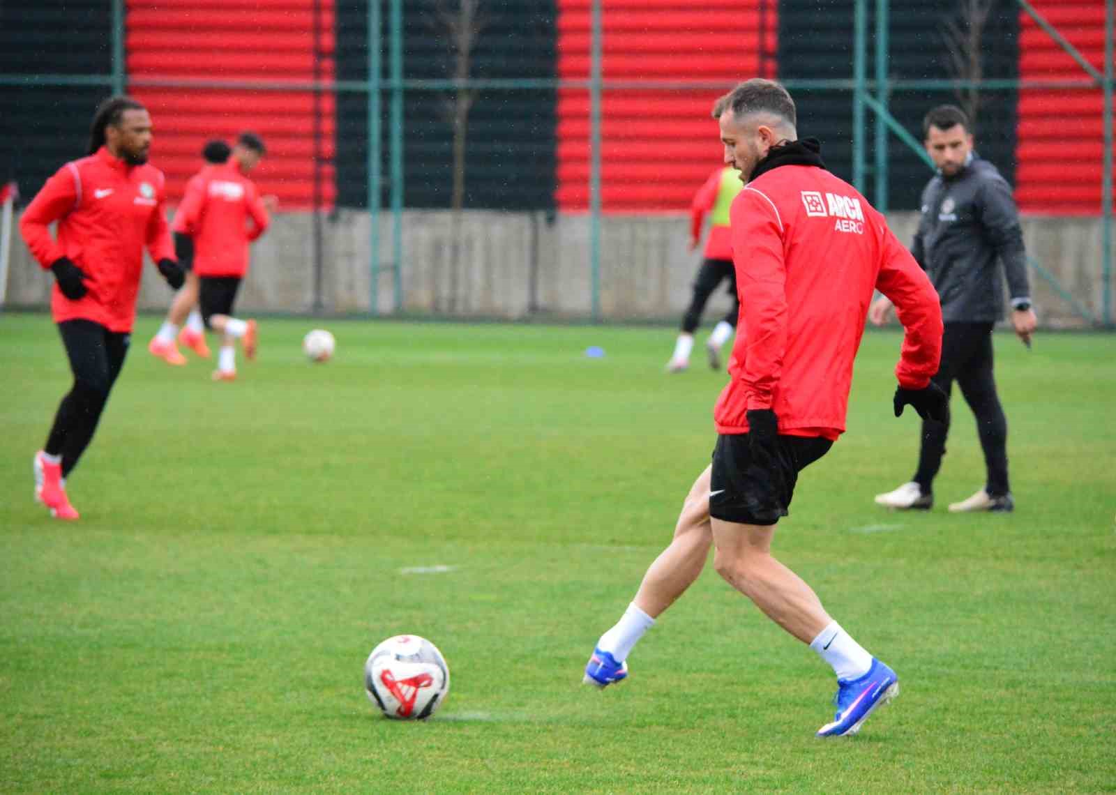 corum-fk-igdir-fkyi-yenerek-galibiyet-serisine-devam-etmek-istiyor