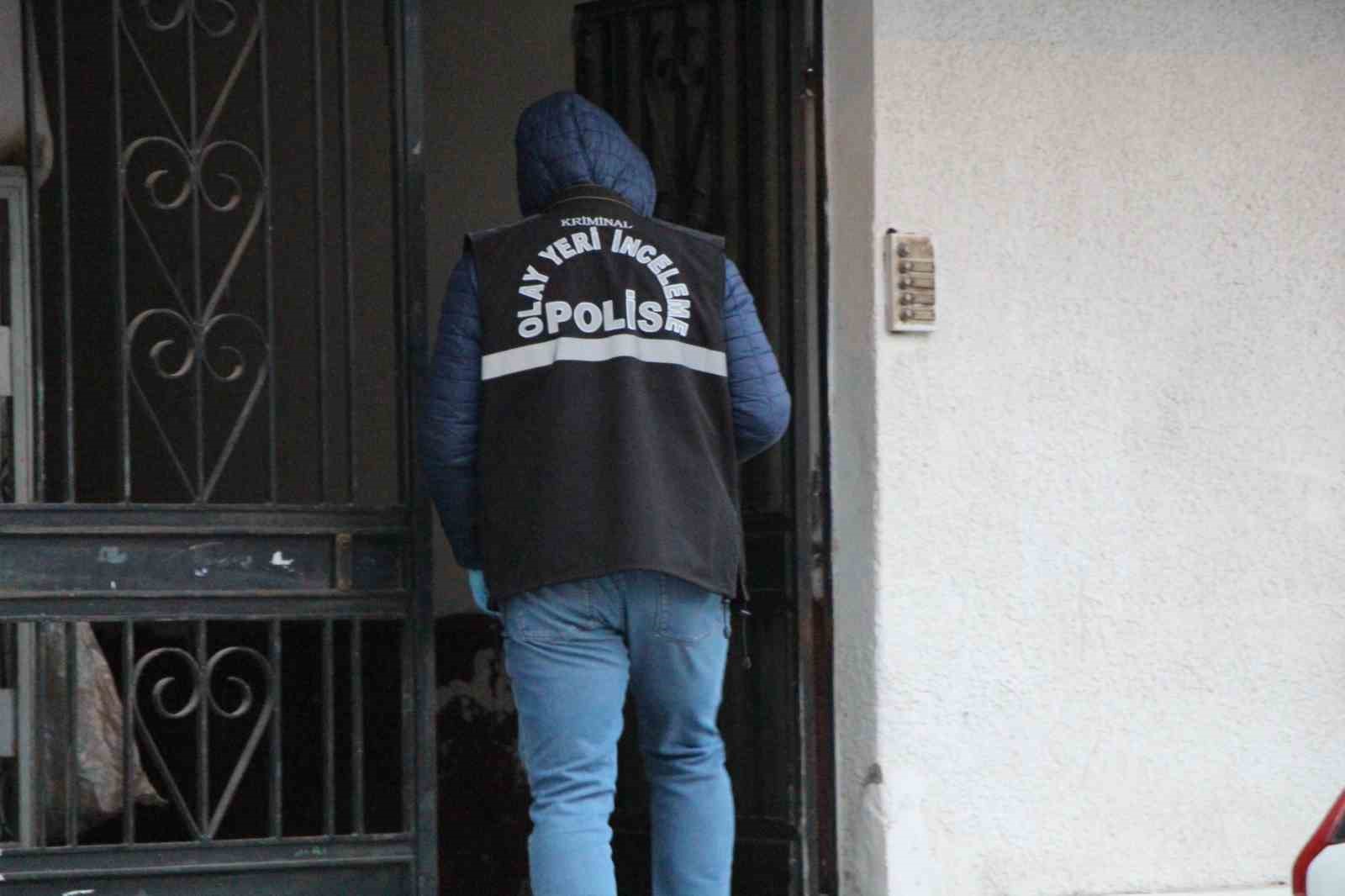 evinde-sahte-icki-icti-saatler-sonra-olu-bulundu