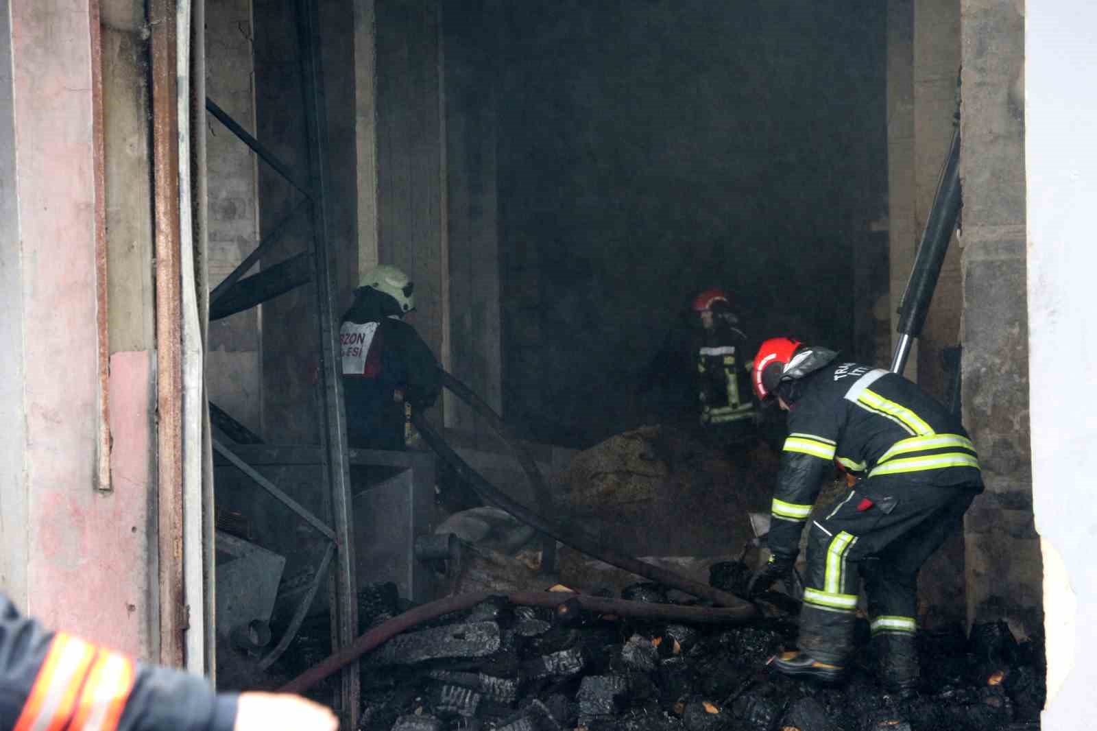 findik-fabrikasindaki-yanginda-sogutma-calismalari-suruyor