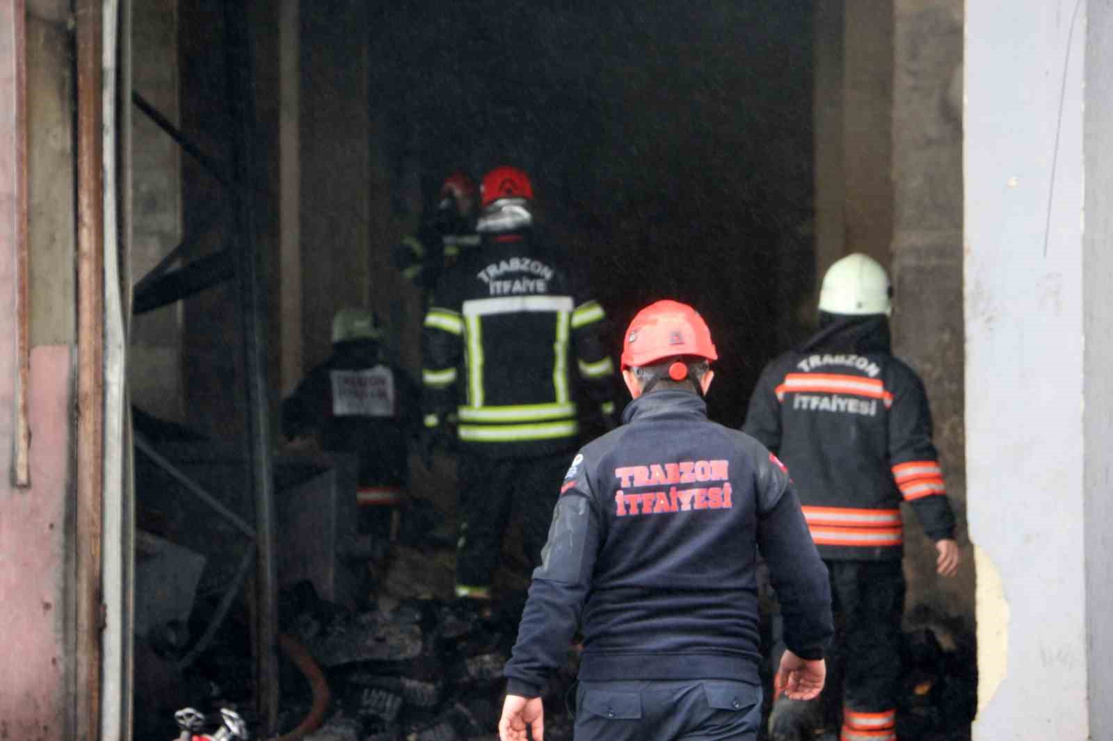 findik-fabrikasindaki-yanginda-sogutma-calismalari-suruyor