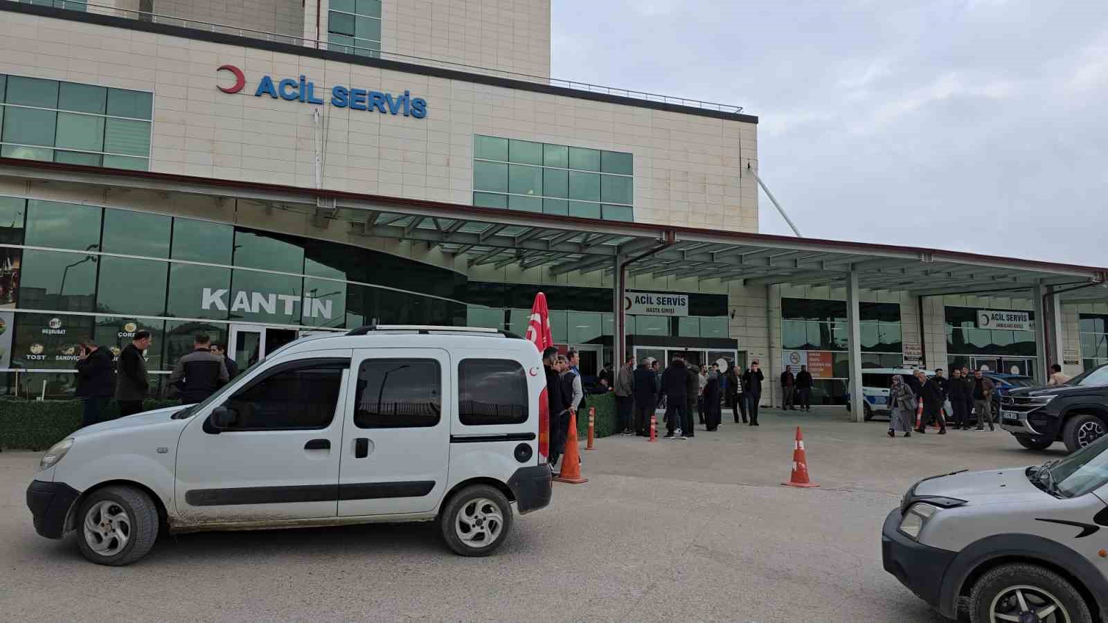 freni-patlayan-tir-dehset-sacti-ogrenci-servisi-dahil-7-arac-birbirine-girdi-18-yarali