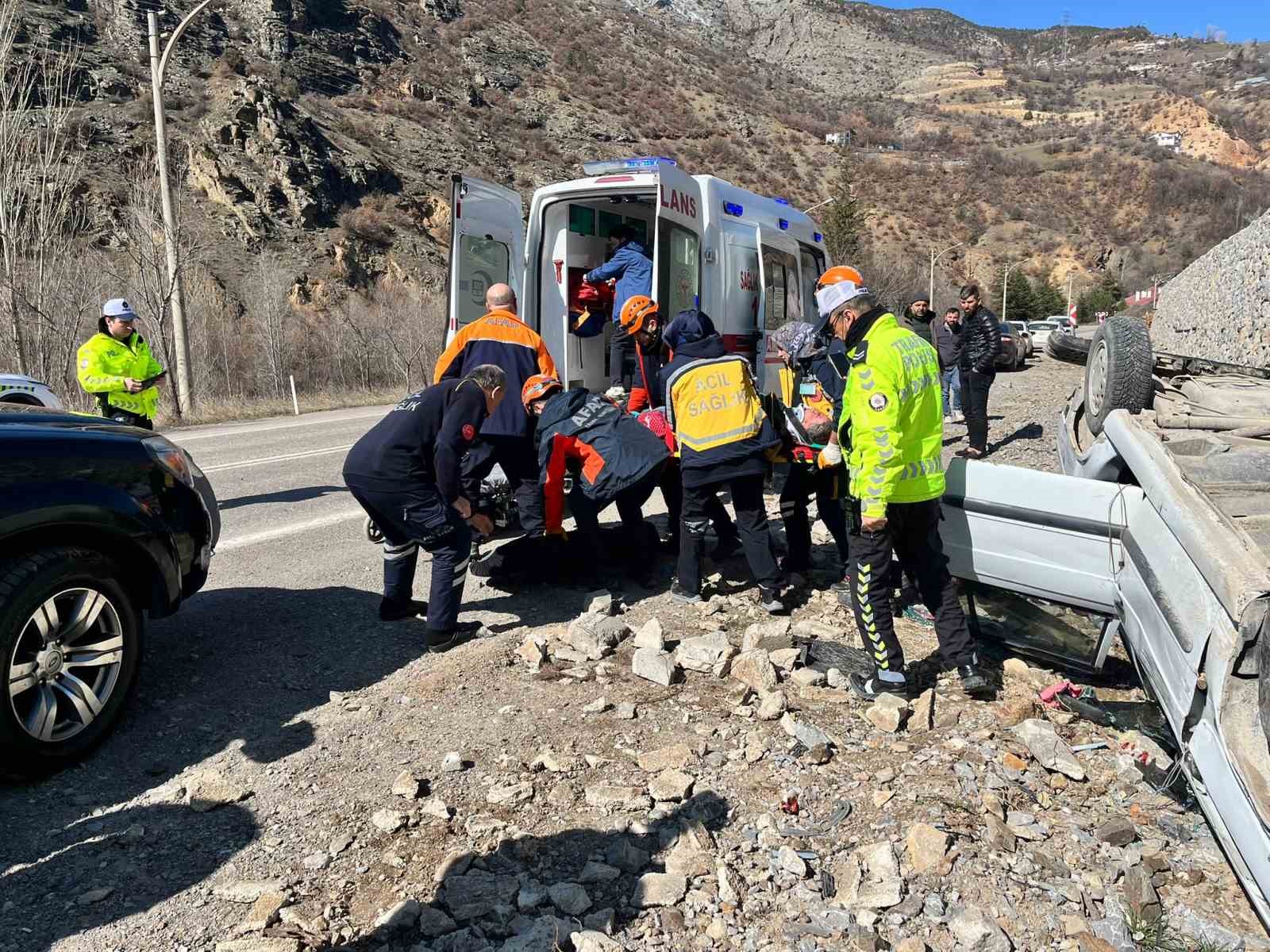 gumushanede-otomobil-ters-dondu-2-yarali