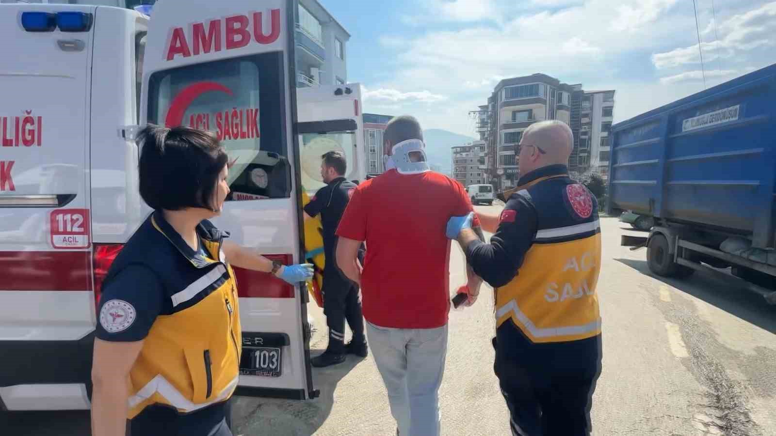 hafif-ticari-arac-ile-suv-tipi-arac-kafa-kafaya-carpisti-4-yarali