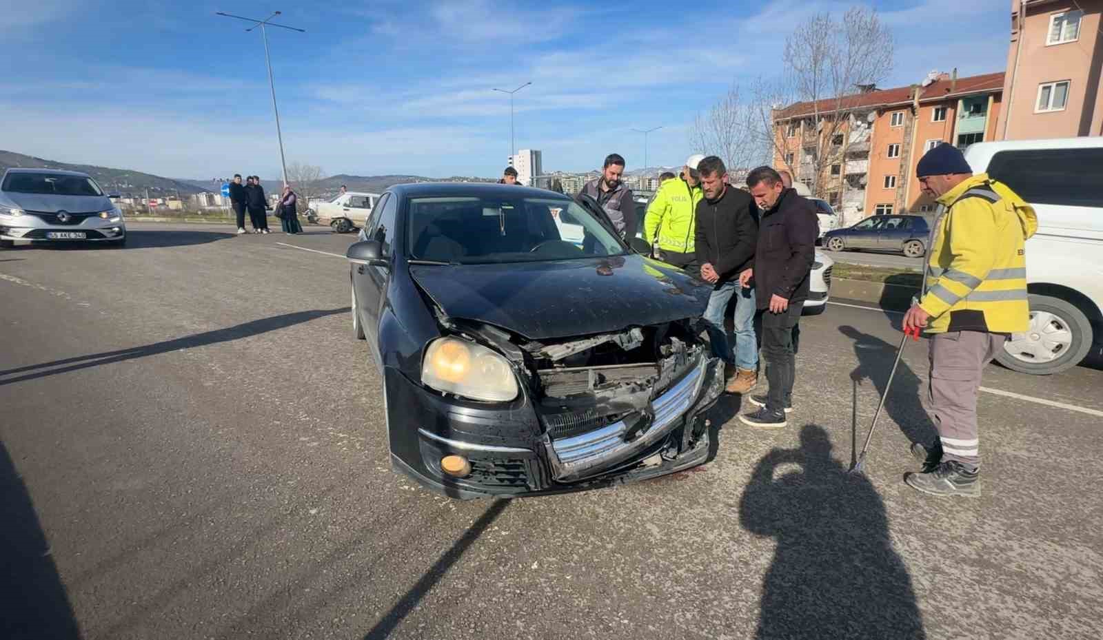 hastane-kavsaginda-yine-kaza-tofas-kagit-gibi-katlandi