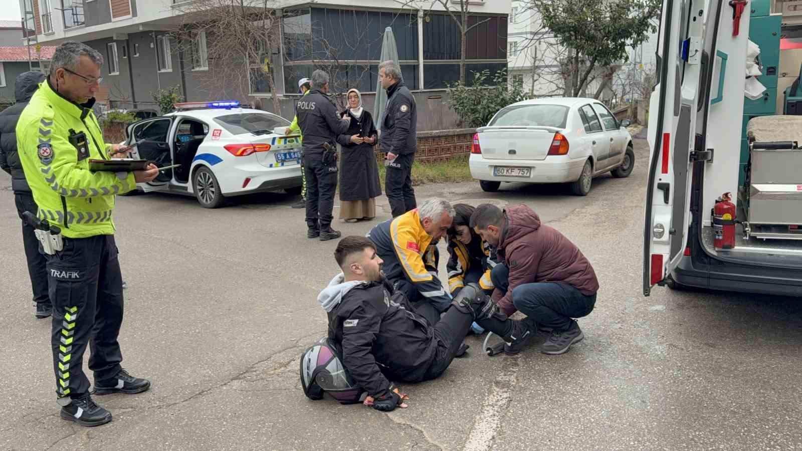 ilac-firmasinin-motosikleti-doktorun-aracina-carpti-1-yarali