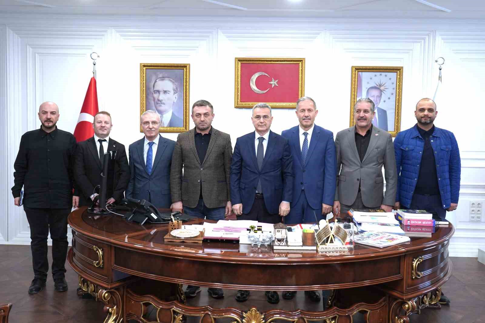 ilkadim-belediyesinde-en-dusuk-maas-45-bin-tl-oldu