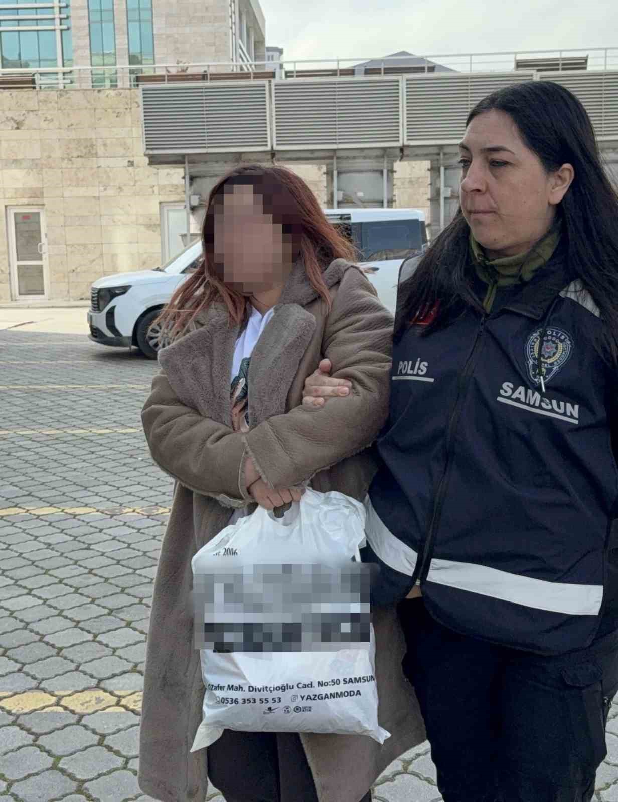 kadinlarin-kiskanclik-kavgasi-kanli-bitti-komsusunu-yuzunden-bicakladi