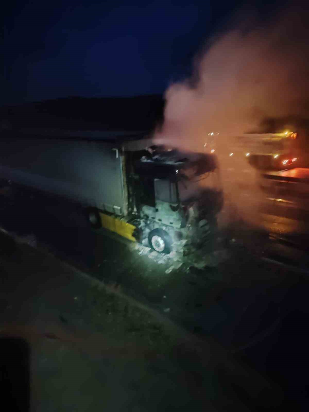 kastamonuda-alevlere-teslim-olan-seyir-kullanilamaz-hale-geldi