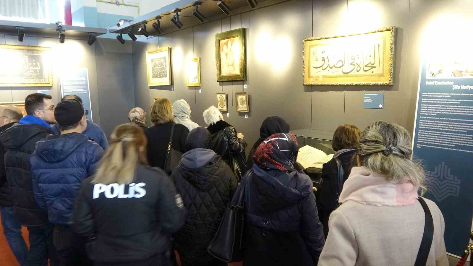 kastamonuda-kutsal-emanetlere-yogun-ilgi-1-gunde-10-bin-kisi-ziyaret-etti