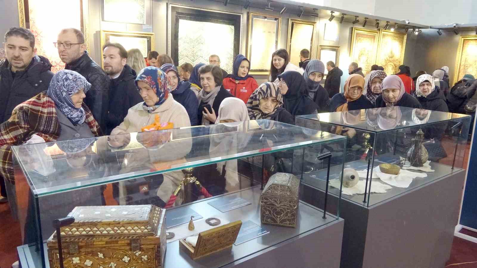 kastamonuda-kutsal-emanetlere-yogun-ilgi-1-gunde-10-bin-kisi-ziyaret-etti