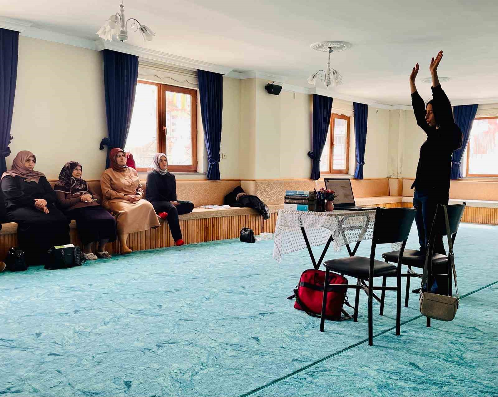 kuran-kursu-kursiyerlerine-saha-egitimi-verildi