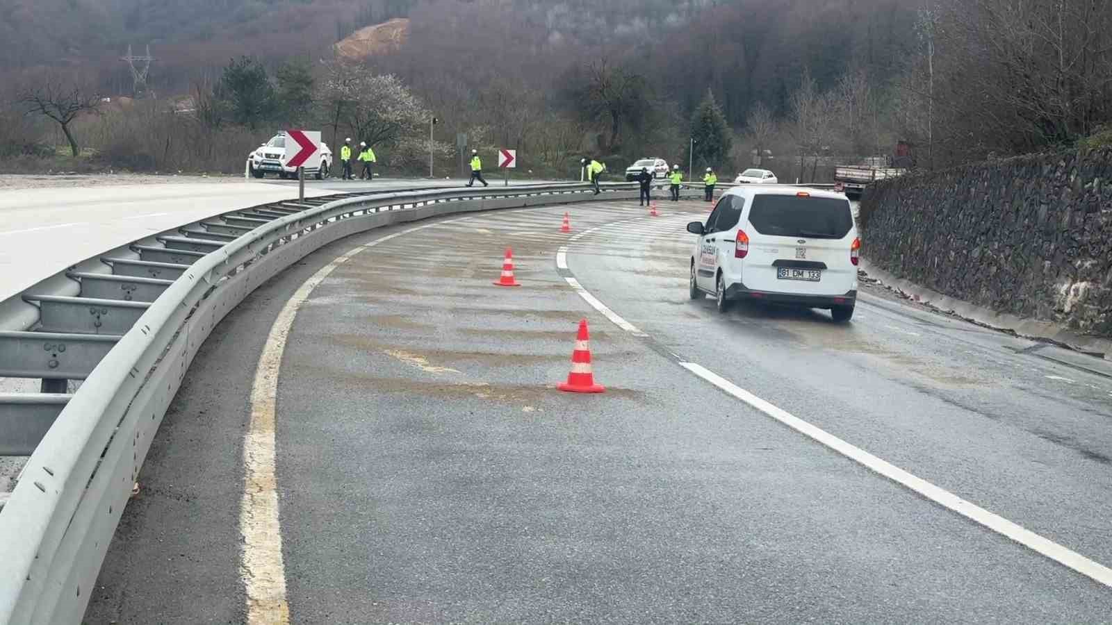 makaslayan-tir-kara-yolunu-kapatti