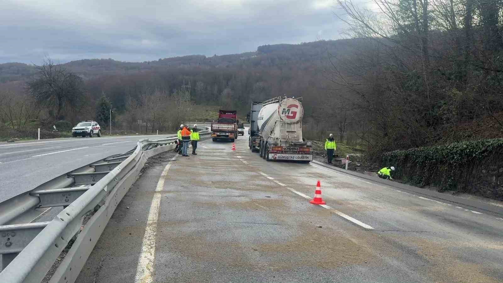 makaslayan-tir-kara-yolunu-kapatti