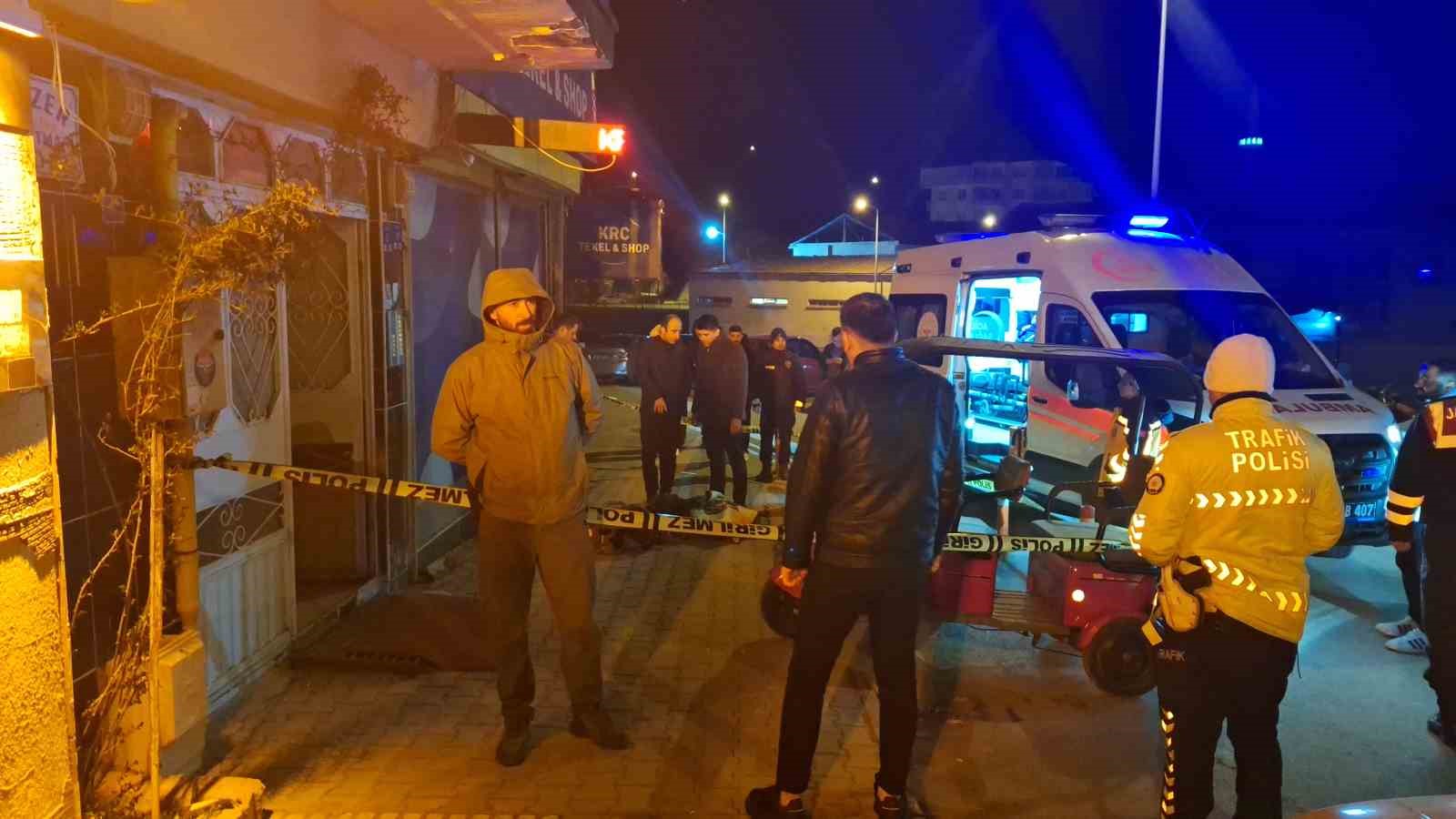 metrelerce-yukseklikten-beton-zemine-dusen-yasli-adam-hayatini-kaybetti