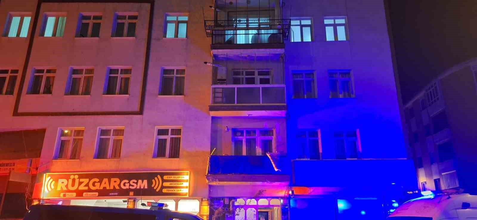 metrelerce-yukseklikten-beton-zemine-dusen-yasli-adam-hayatini-kaybetti
