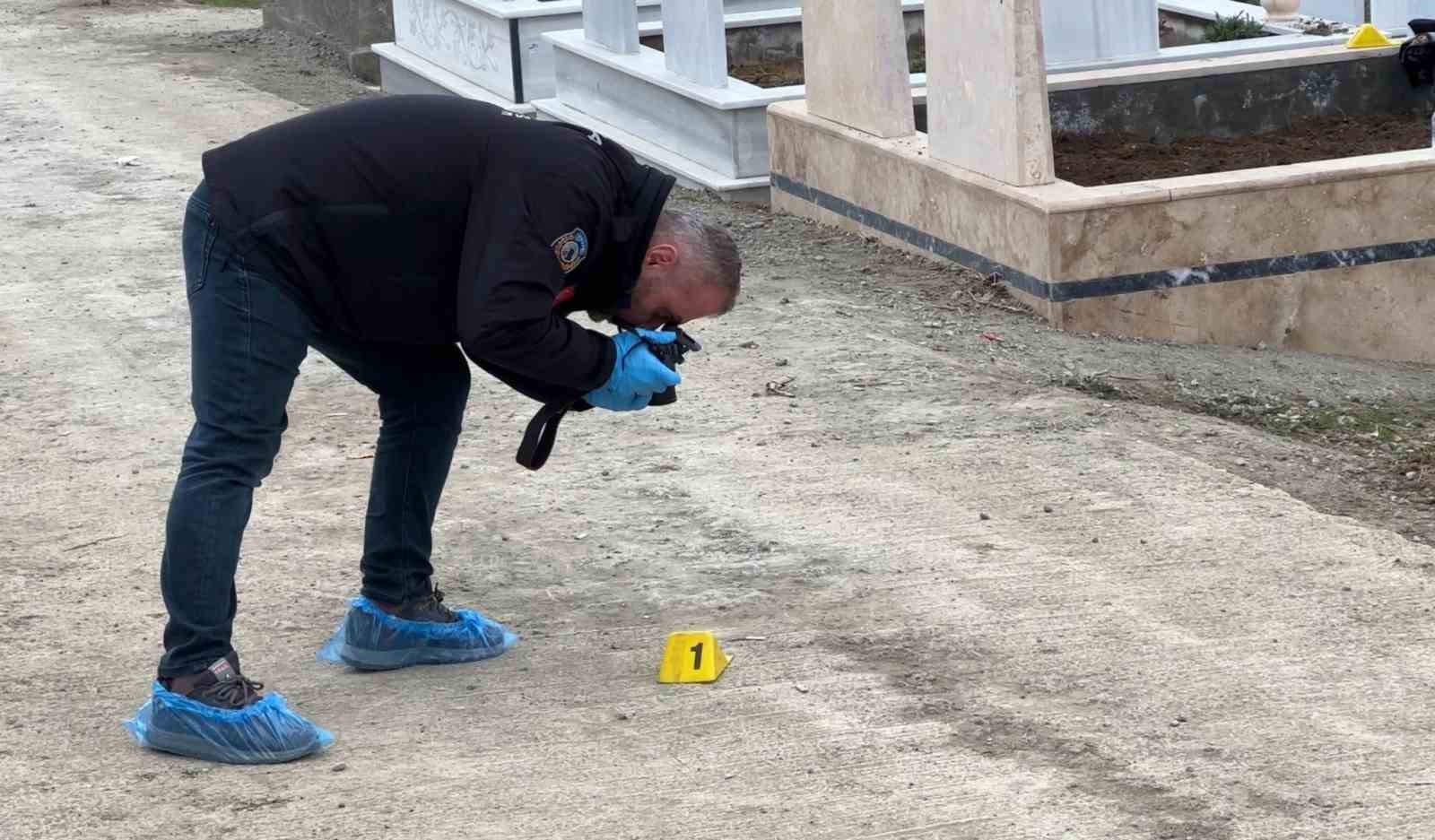 mezarlikta-silahli-saldiri-1-yarali