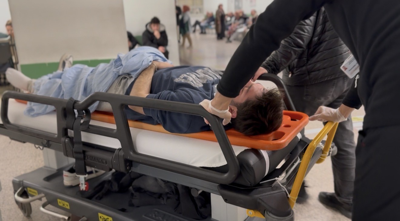 motosikletli-genc-tirin-altina-girmekten-son-anda-kurtuldu