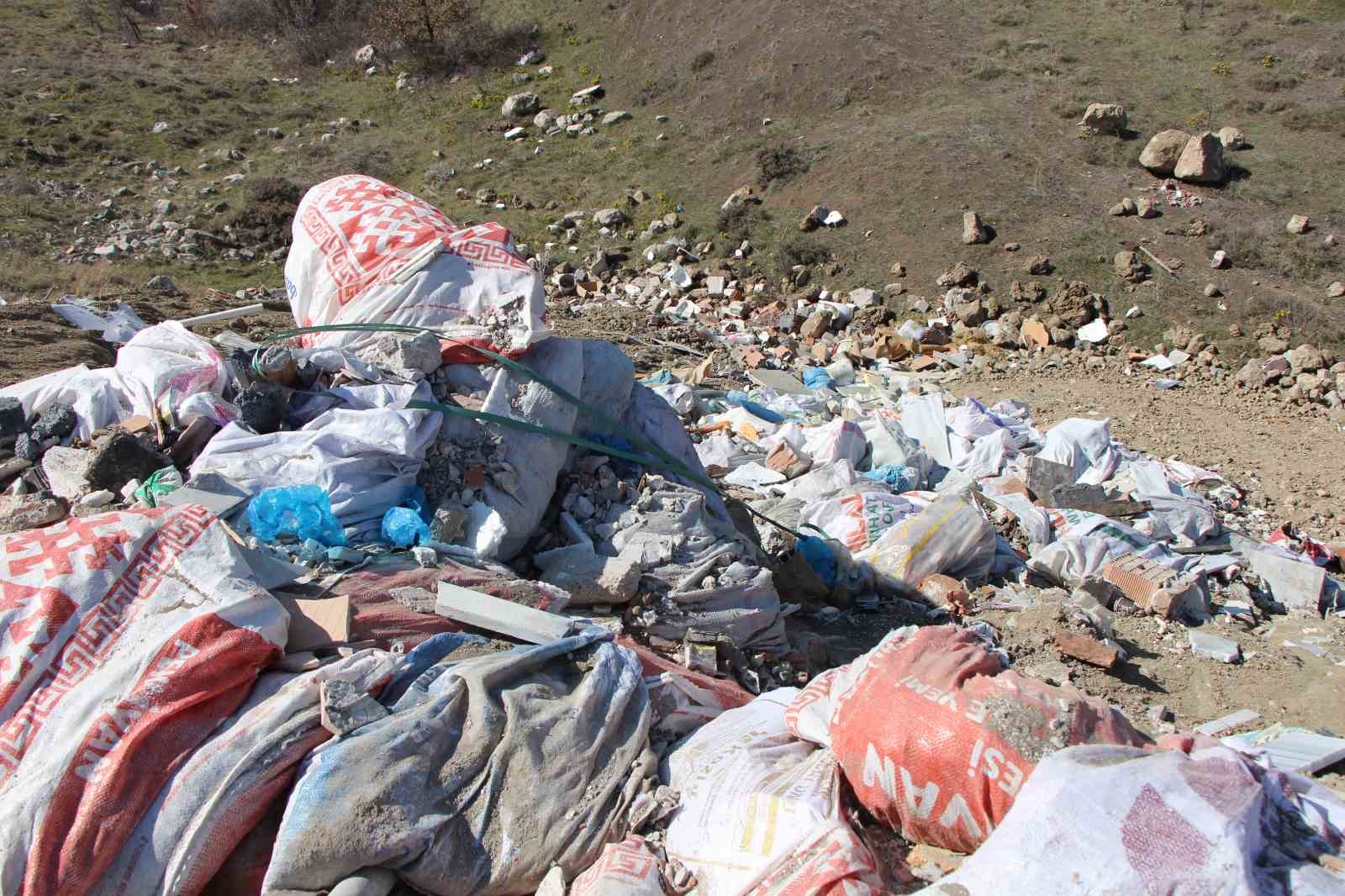 olimpiyat-sampiyonu-mahmut-demir-cevre-dedektifligine-soyundu-amasyanin-zirvesinde-cevre-kirliligi-var