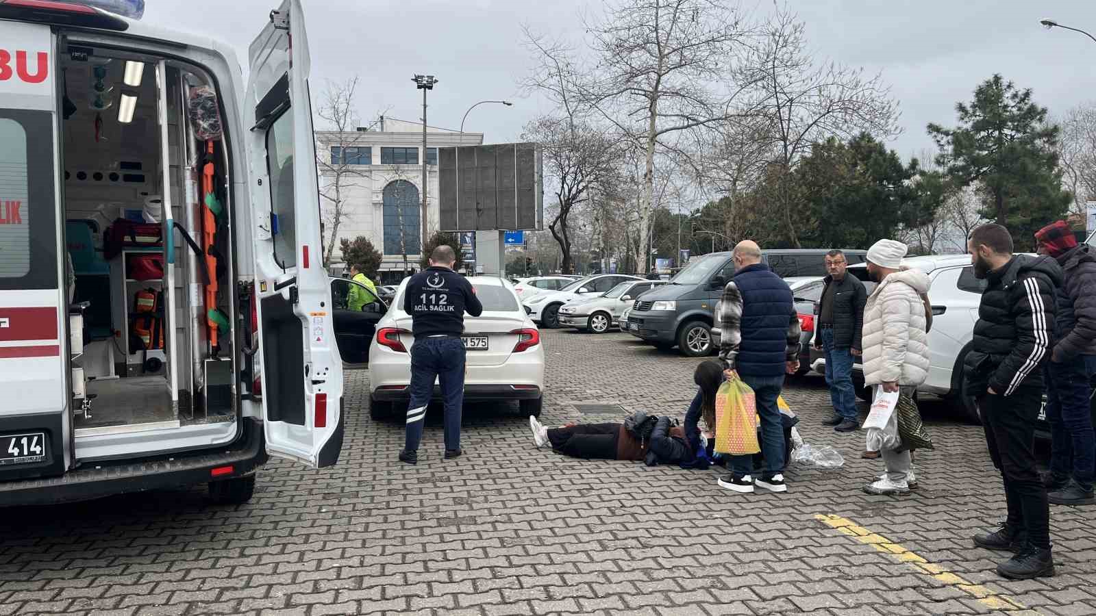 orduda-geri-manevra-yapan-otomobilin-carptigi-kadin-yaralandi