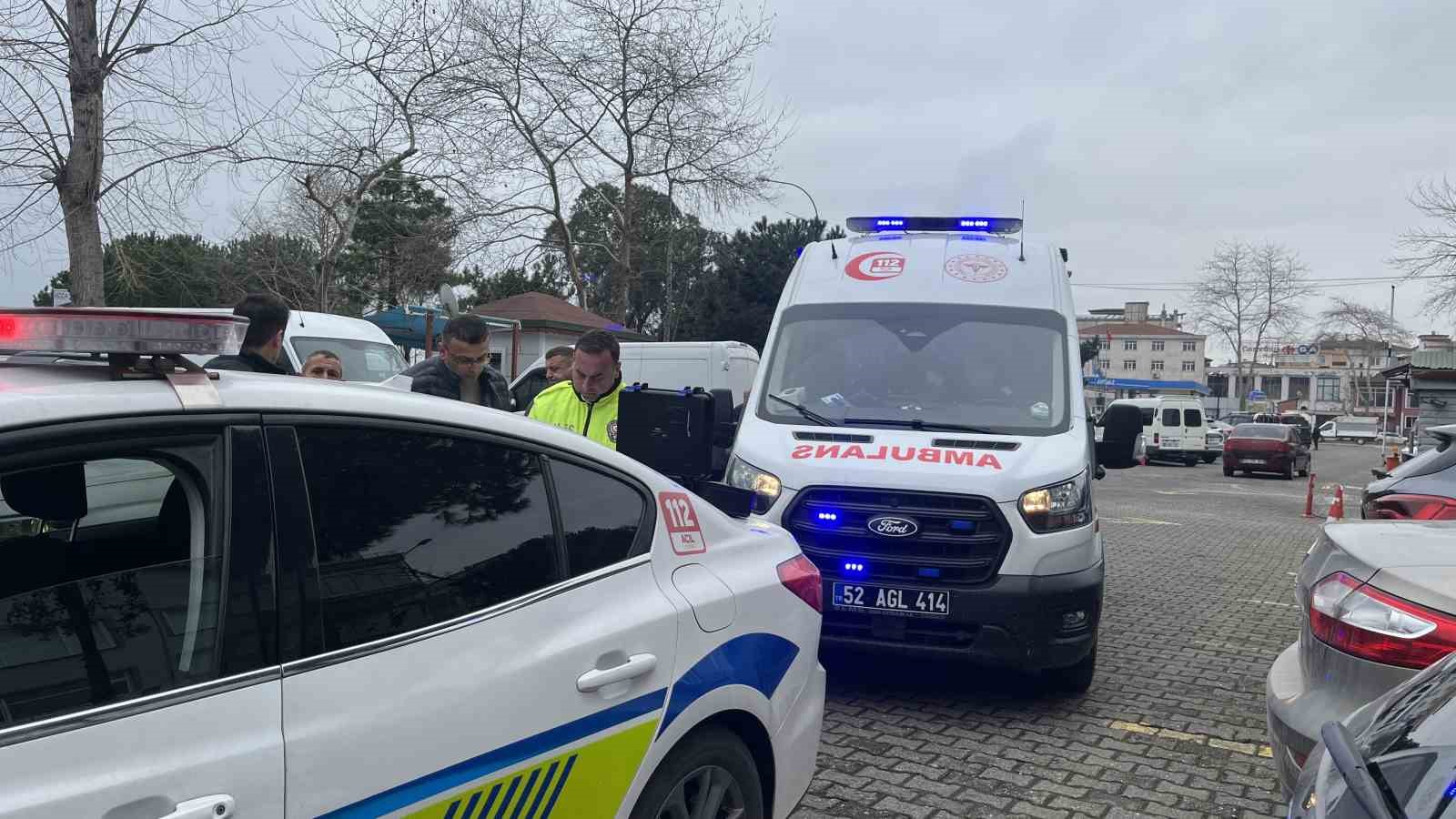 orduda-geri-manevra-yapan-otomobilin-carptigi-kadin-yaralandi