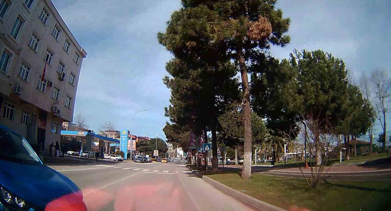 orduda-iki-otomobilin-kafa-kafaya-carpismasina-ramak-kaldi