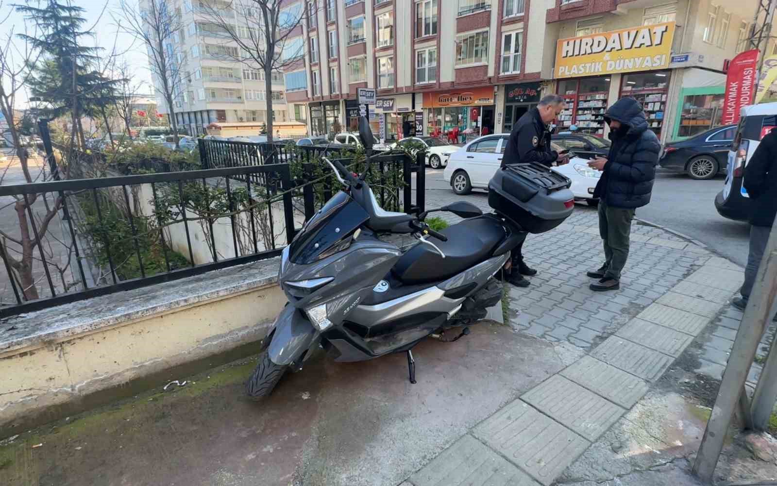 otomobil-motosikletle-carpisti-1-yarali