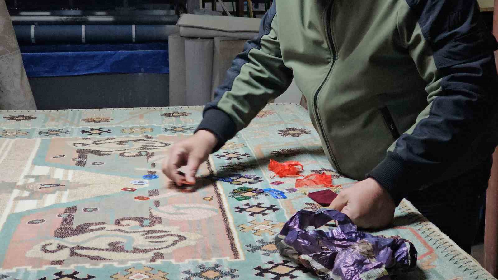 posetten-insanlik-cikti-halinin-arasindaki-altinlar-sahibine-ulastirdi