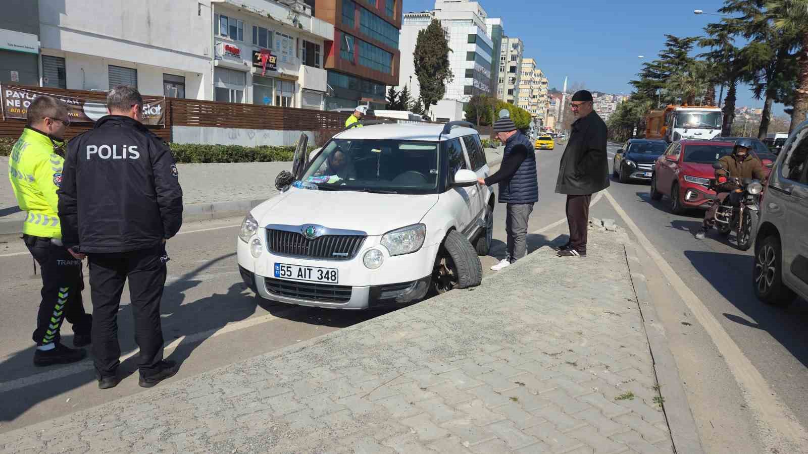 refuje-carpan-otomobil-yan-yatti-1-yarali