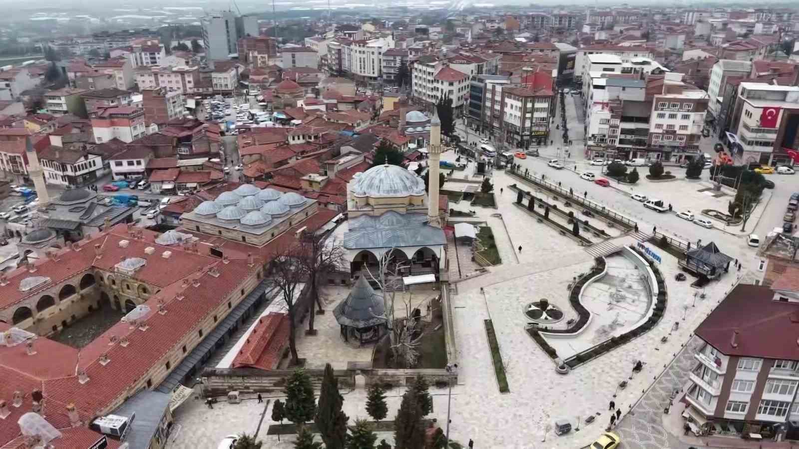 sadirvanda-sakli-150-yillik-minyatur-istanbul-viyana-ve-amasya-islenmis