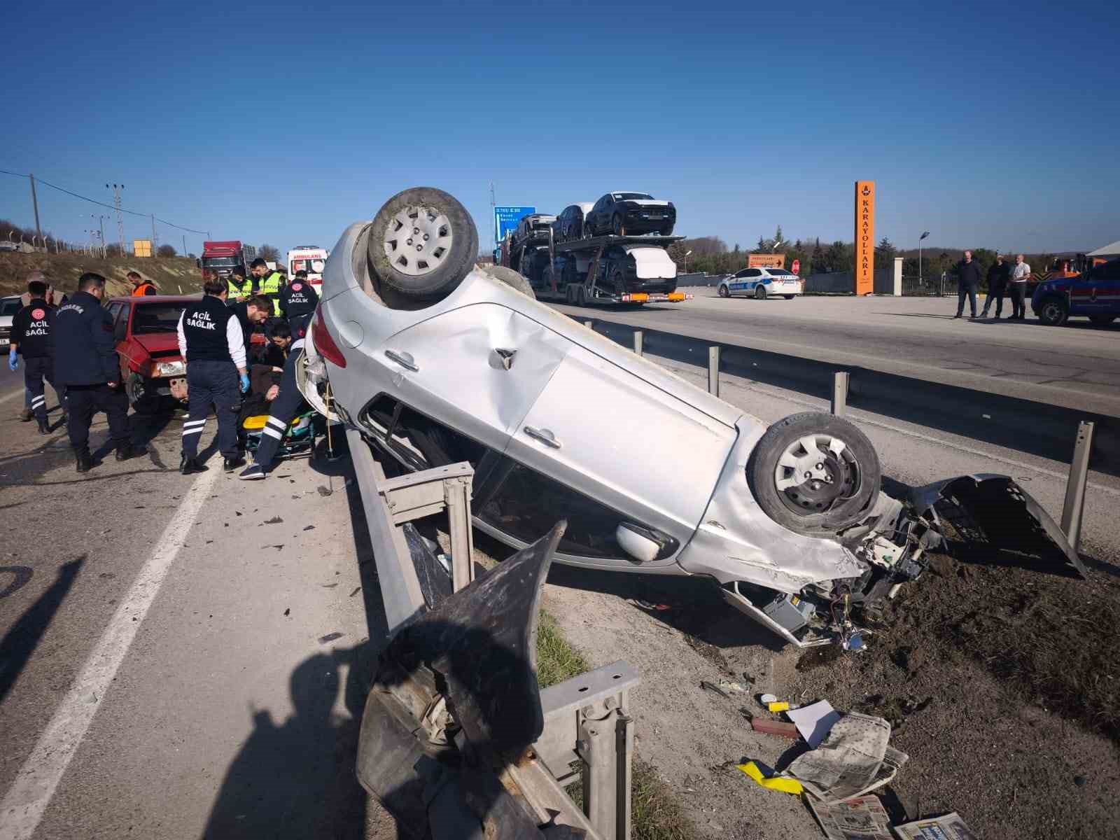 samsunda-iki-otomobil-carpisti-3-yarali