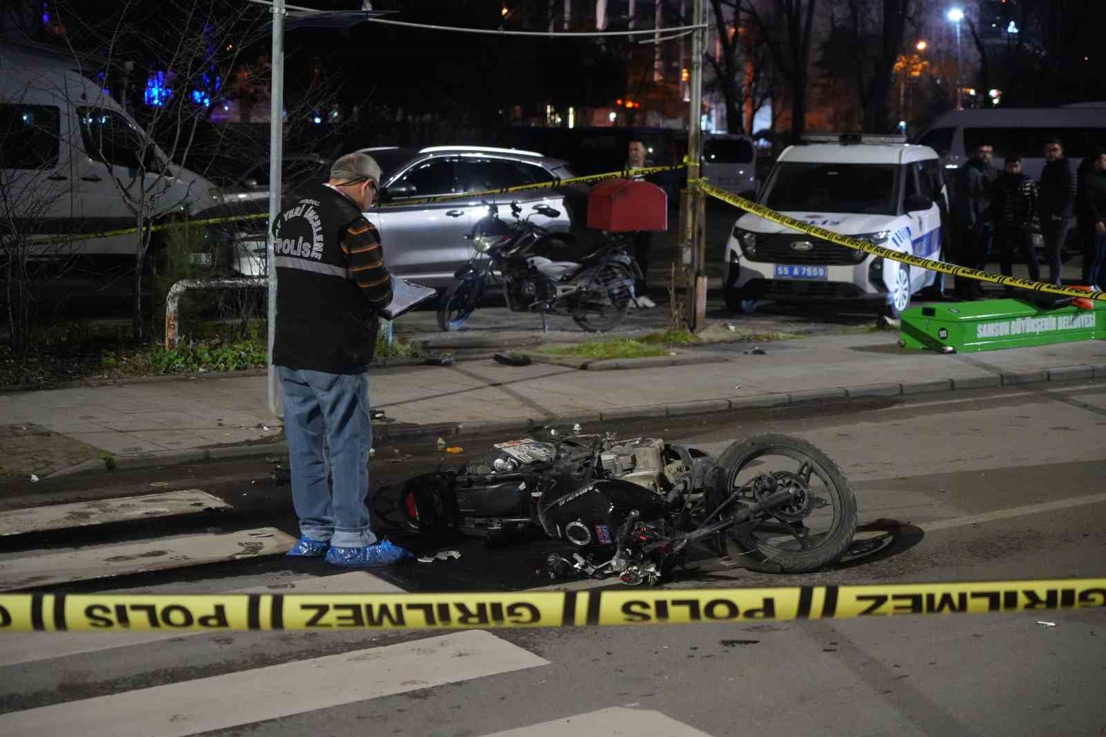 samsunda-minibus-motosikletle-carpisti-1-olu-1-yarali