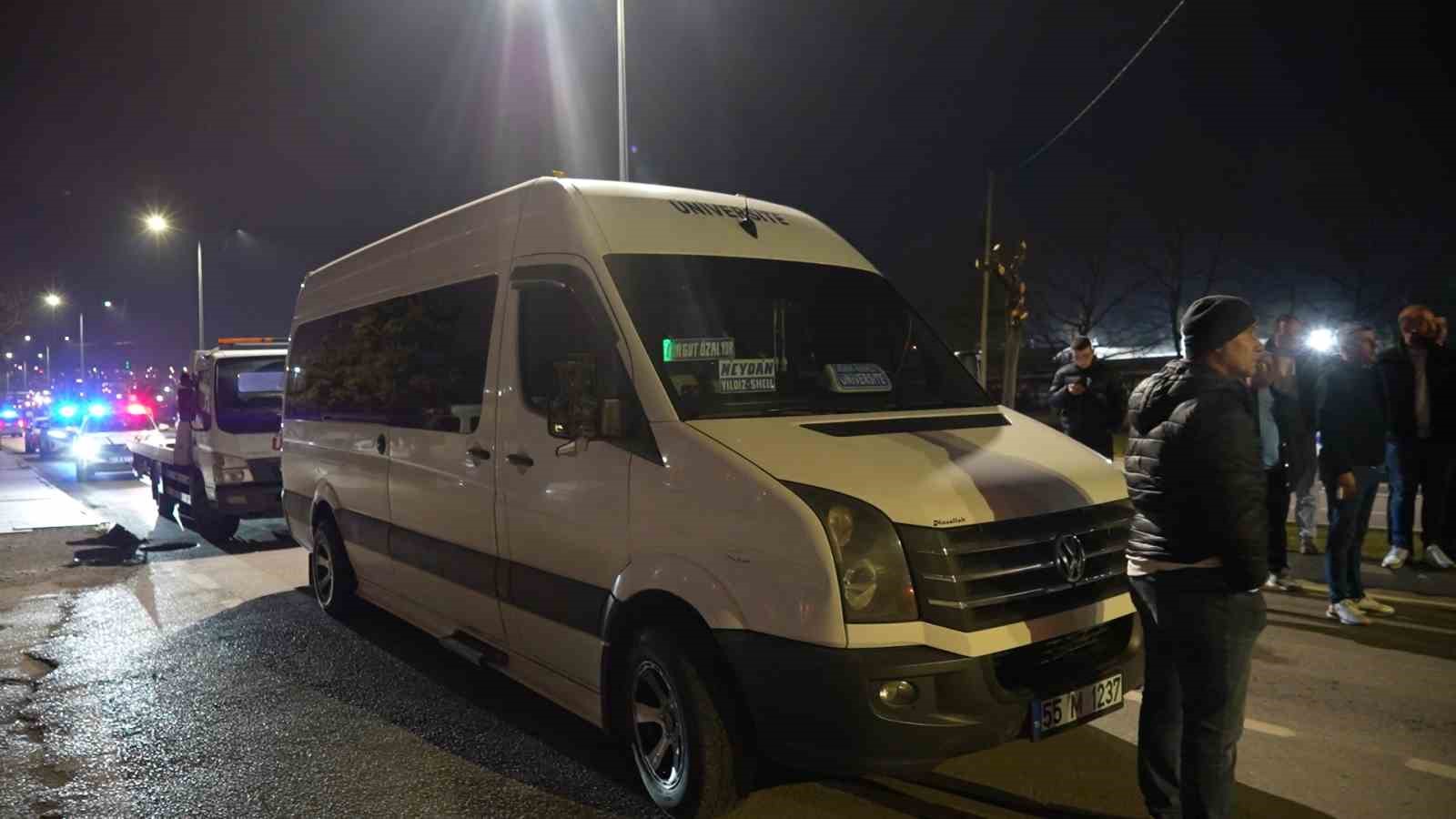 samsunda-minibus-motosikletle-carpisti-1-olu-1-yarali