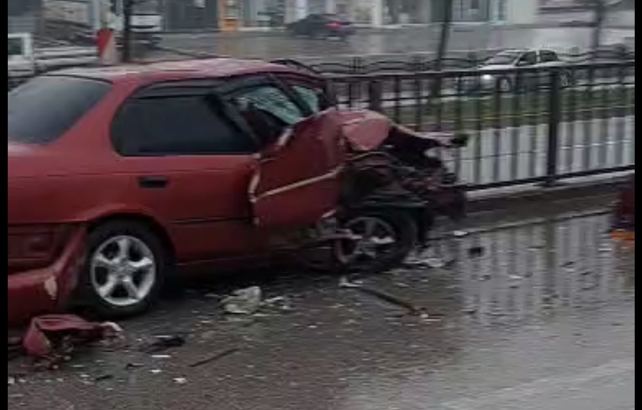 samsunda-otomobil-ile-tir-carpisti-1-yarali