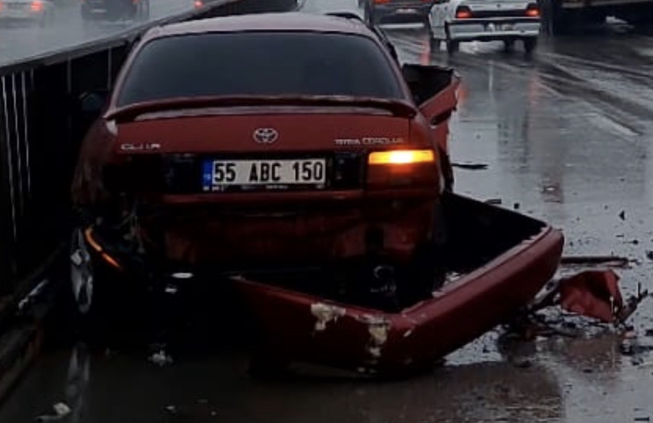 samsunda-otomobil-ile-tir-carpisti-1-yarali