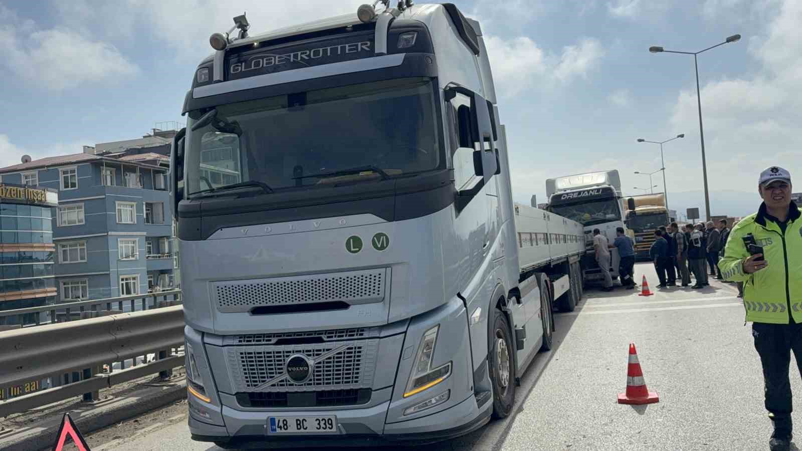 samsunda-tir-tira-arkadan-carpti