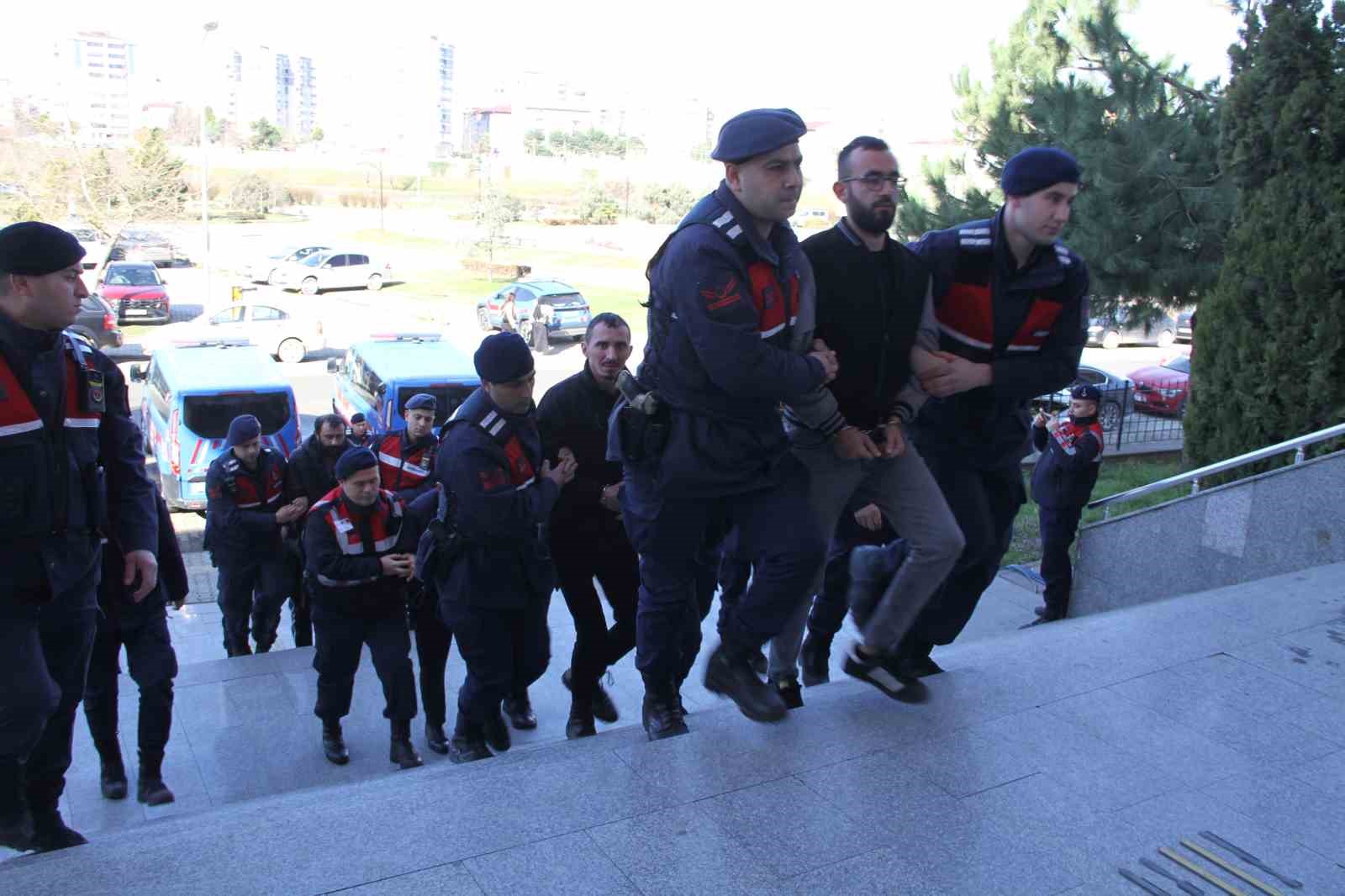 samsunda-uyusturucu-operasyonu-15-supheli-adliyede