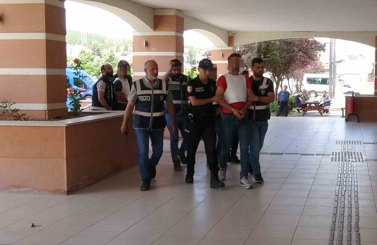 silahla-vurulan-vatandasa-yerde-yatarken-tekme-atan-saniga-muebbet-hapis-cezasi