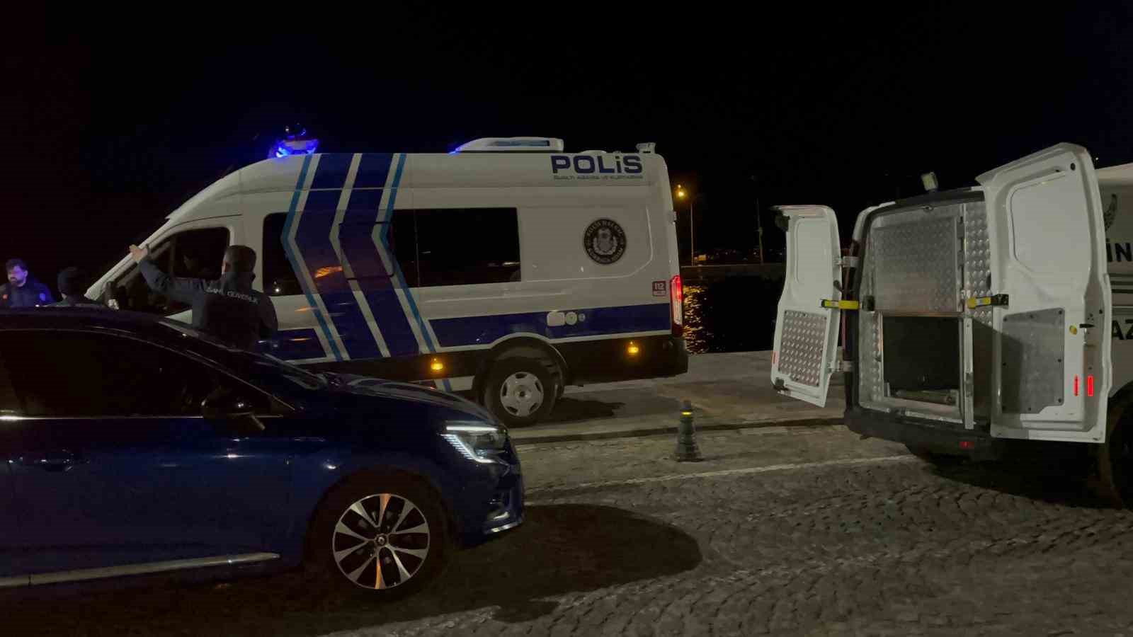 sinopta-bir-kisi-denizde-olu-bulundu