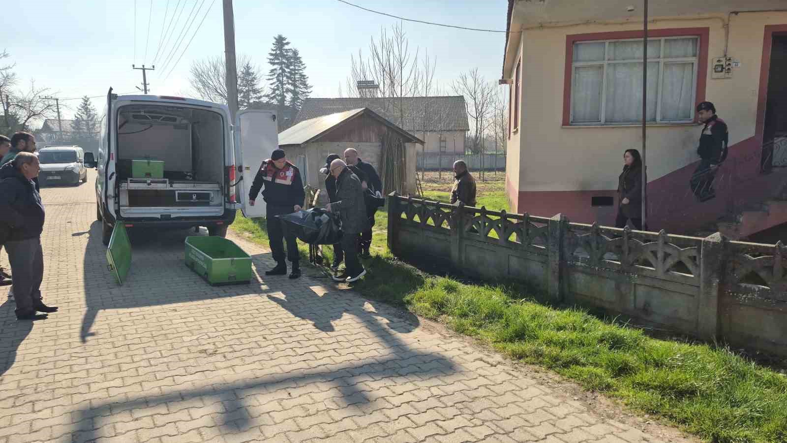 sobadan-sizan-duman-faciasi-1-kisi-hayatini-kaybetti-3-kisi-dumandan-etkilendi